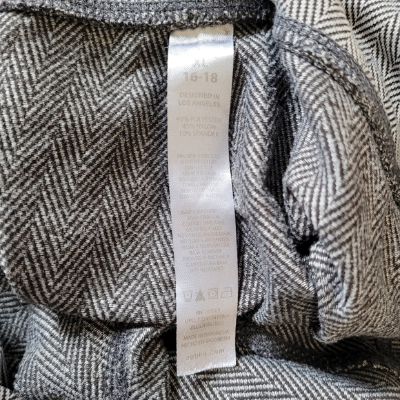 Z by Zobha Gray Chevron Printed Leggings with Zipper Pockets Size Women's 16-18 - Picture 14 of 14